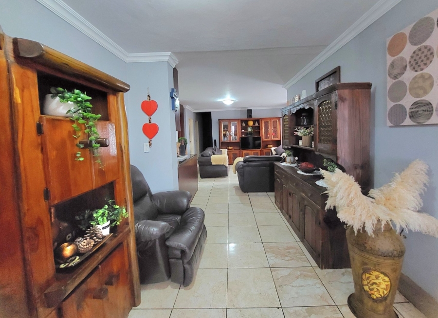 6 Bedroom Property for Sale in Brits North West